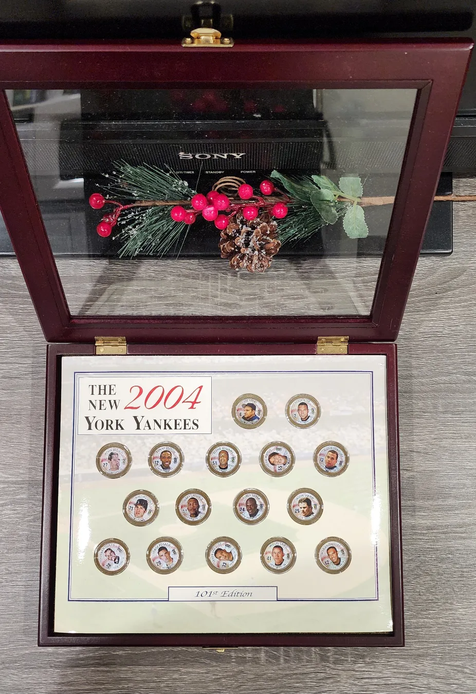 2004 New York Yankees 101st Edition Collector's Set 💚 image indicator(2)