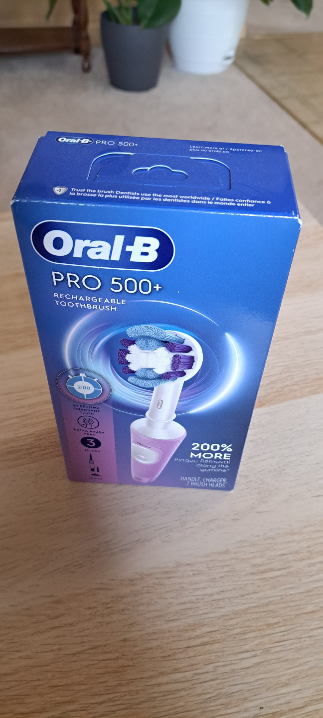 Oral-B PRO 500+ Rechargeable Electric Toothbrush Lilac