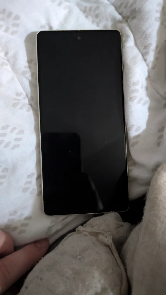 Google Pixel 7 in Lemongrass thumbnail