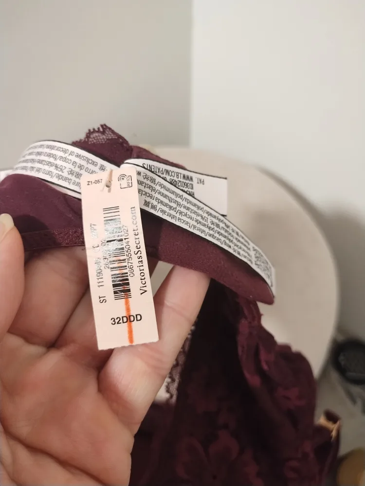 Victoria's Secret Burgundy Lace Push-Up Bra 32DDD image indicator(3)