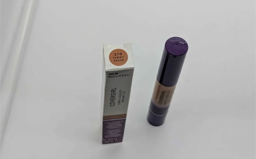 COVERGIRL Simply Ageless Instant Fix Concealer - 370 Tawny Fauve image indicator(3)