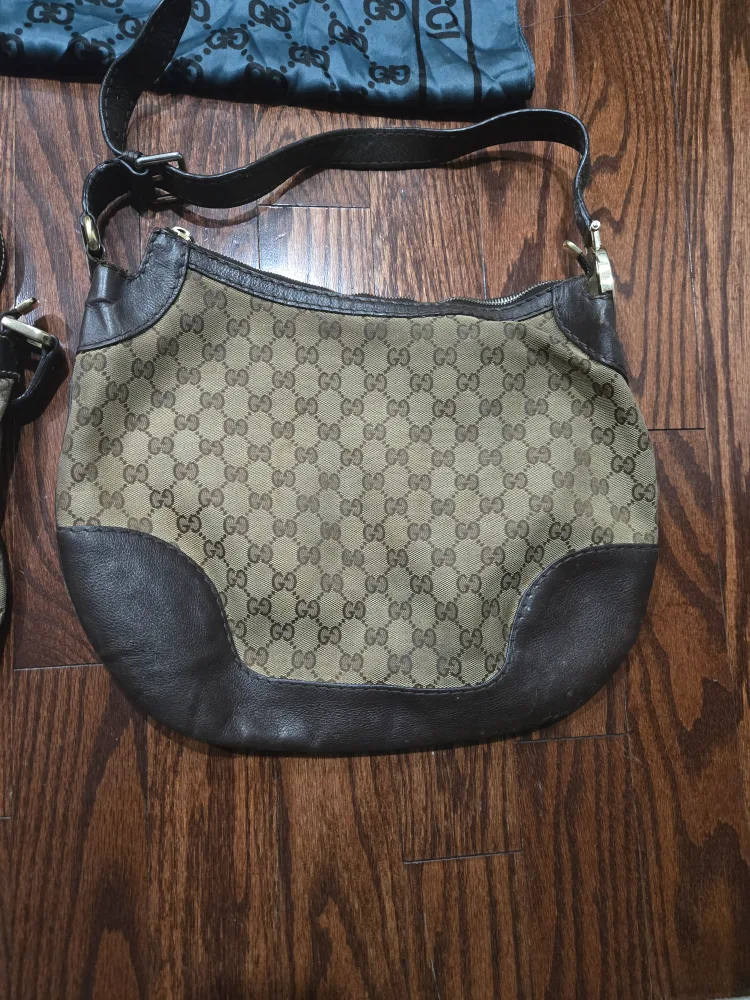 Vintage Gucci handbag and silk scarf image indicator(3)