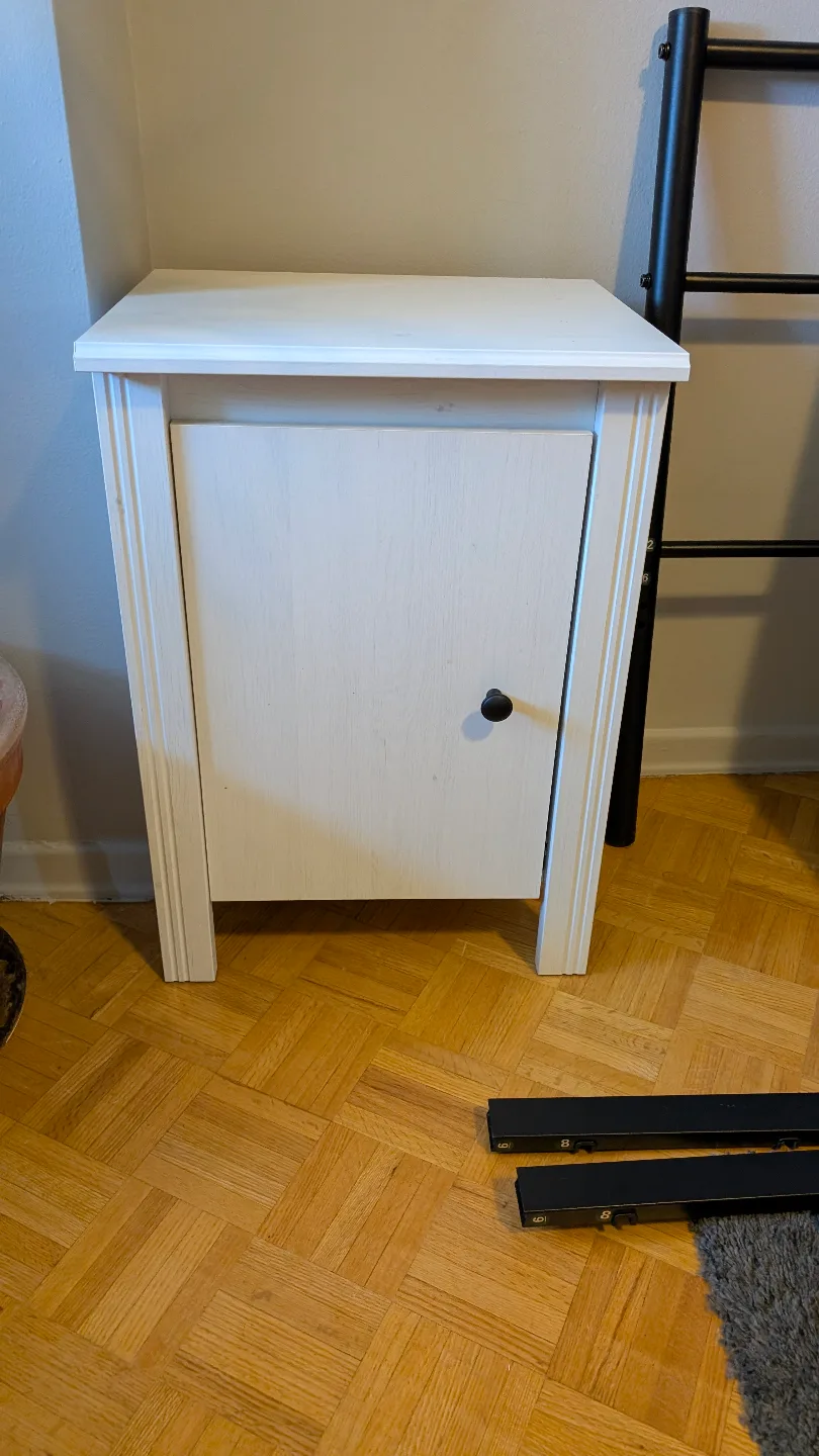 IKEA nightstand image indicator(3)