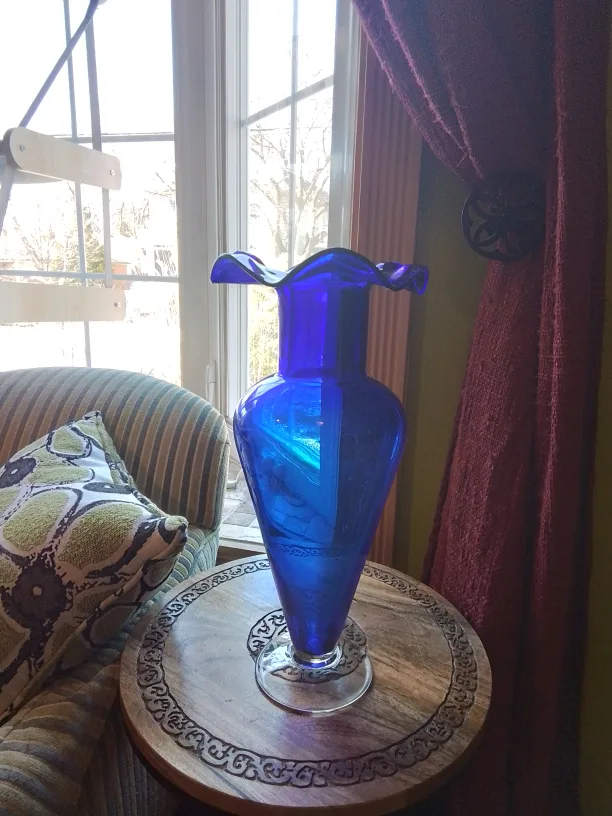 Vintage Art Deco Handmade Cobalt Blue Glass Vase image indicator(2)