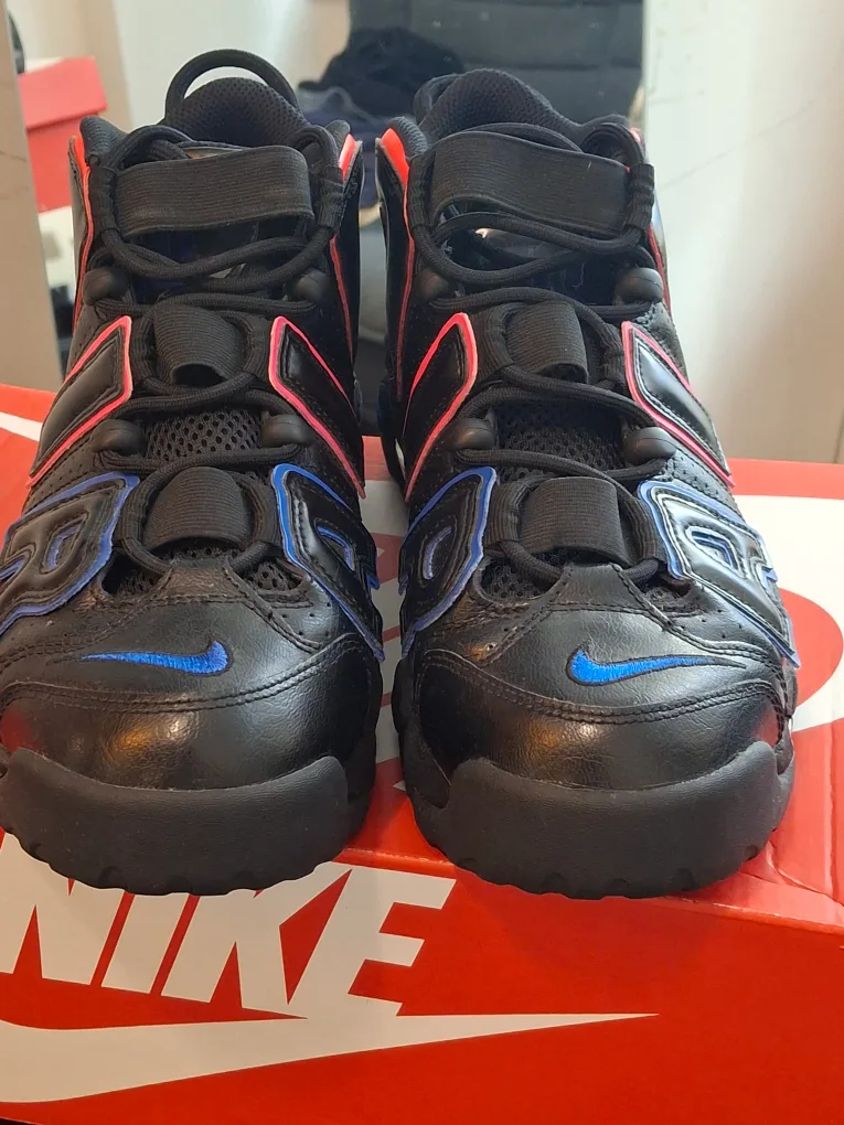 Nike Air More Uptempo size 8 image indicator(5)