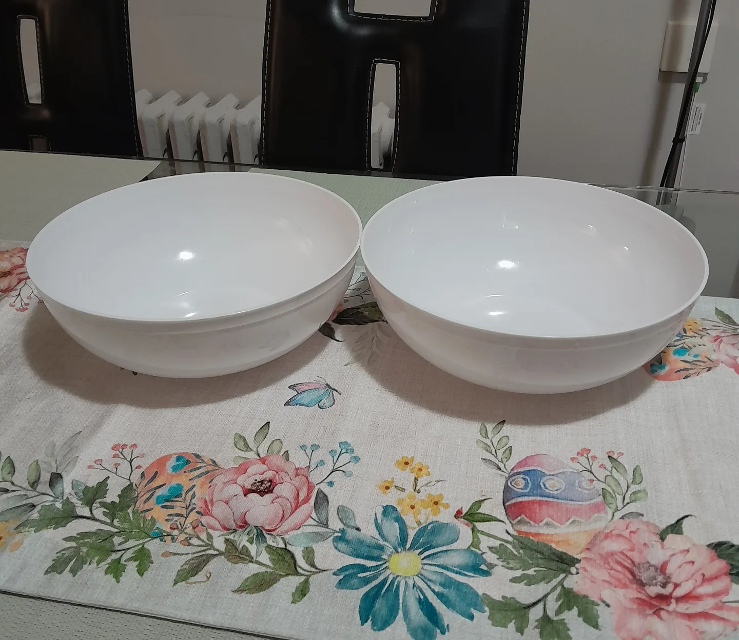 White Plastic bowls💚 thumbnail
