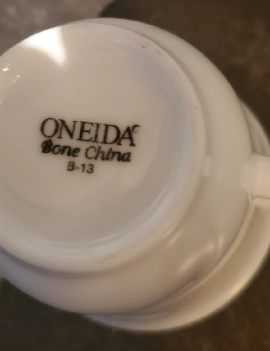 10 Oneida Bone China Teacups image indicator(3)