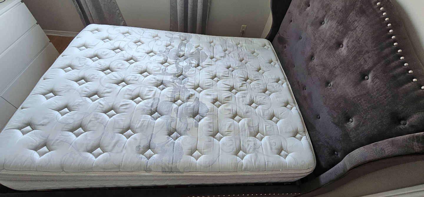 Queen Size Bed Frame with Mattress - photo 4