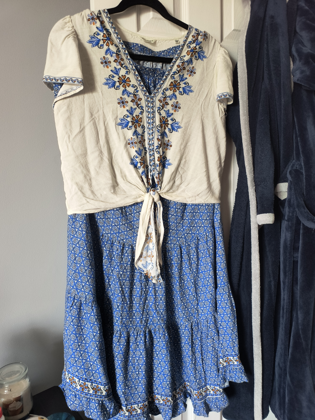 Two-Piece Outfit: Crop Top and Maxi Skirt - photo 2