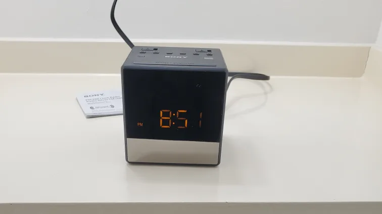 Sony FM/AM Clock Radio image indicator(3)