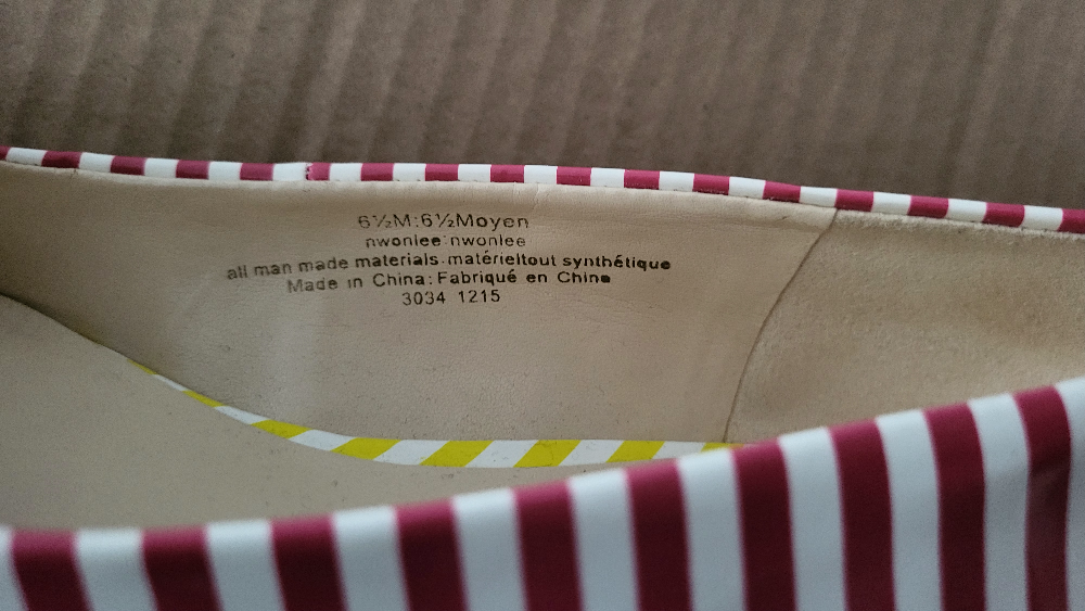 Women's Red and White Striped Pointed-Toe Flats Size 6.5/M - photo 2