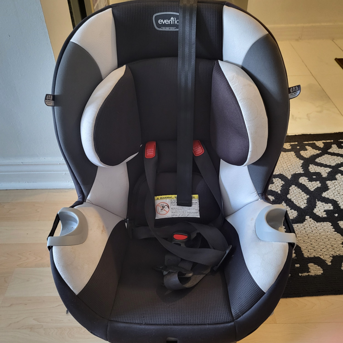 Evenflo convertible car seat