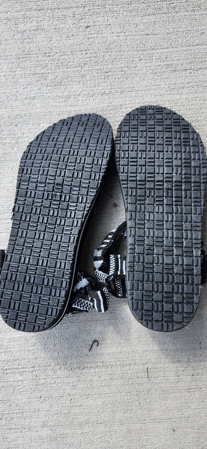 Athletic Works Women's Sandals Size 8 image indicator(2)