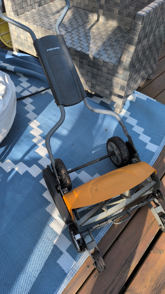 Fiskars Reel Mower
