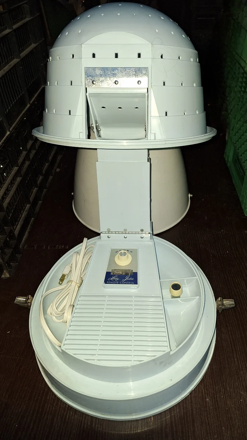 Vintage Lady Julia Bonnet Hair Dryer 💚 (Kit Cat Club rescue) image indicator(2)