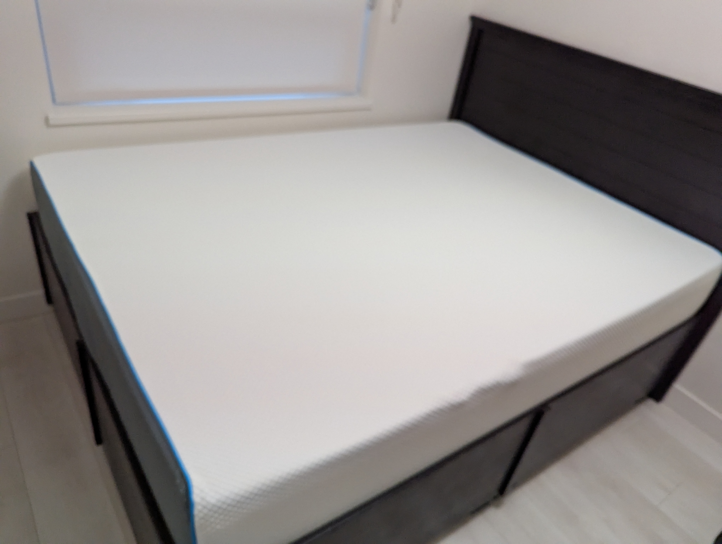 Queen memory foam mattress - photo 2
