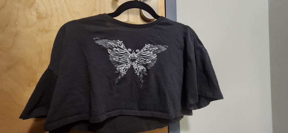 streetwear dark grey butterfly graphic cropped tee