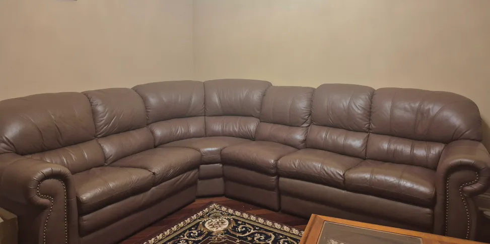 Brown Leather Sectional Sofa image indicator(2)