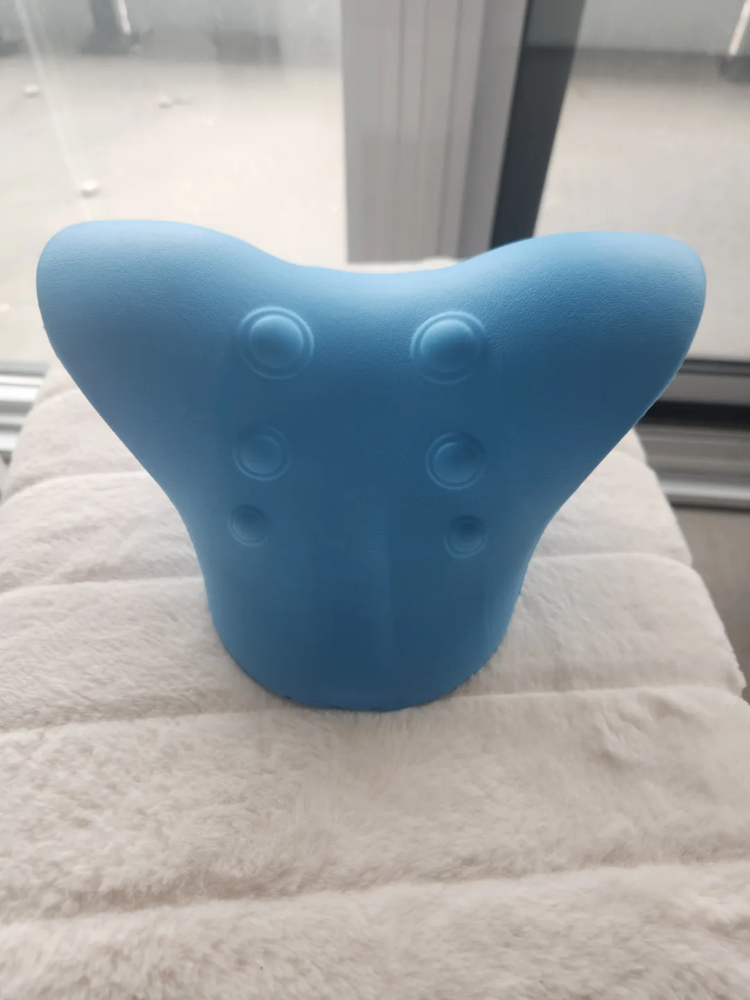 Neck Stretcher for neck pain relief image indicator(2)