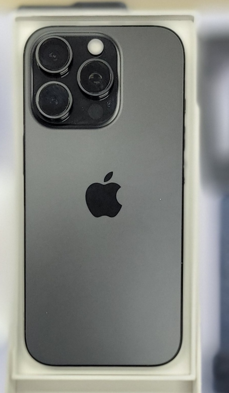 Like New iPhone 16 Pro - Black Titanium - 128GB - photo 2