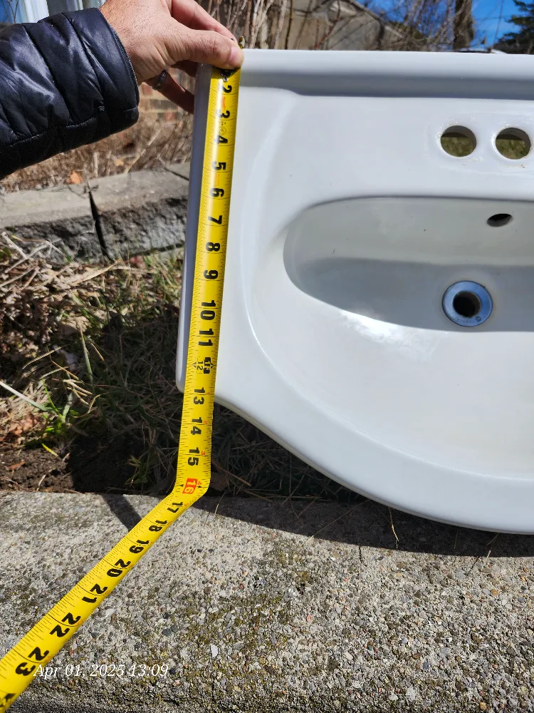 Bathroom Sink - 19" x 16" White image indicator(6)