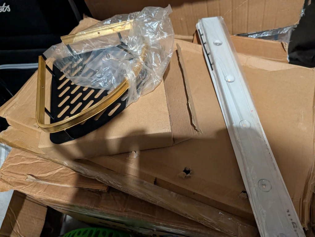 Bulk Lot of Assorted Home Goods and Kitchenware image indicator(6)