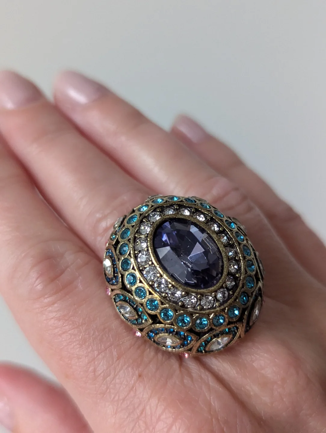 Heidi Daus interchangeable crystal magnetic ring set image indicator(2)