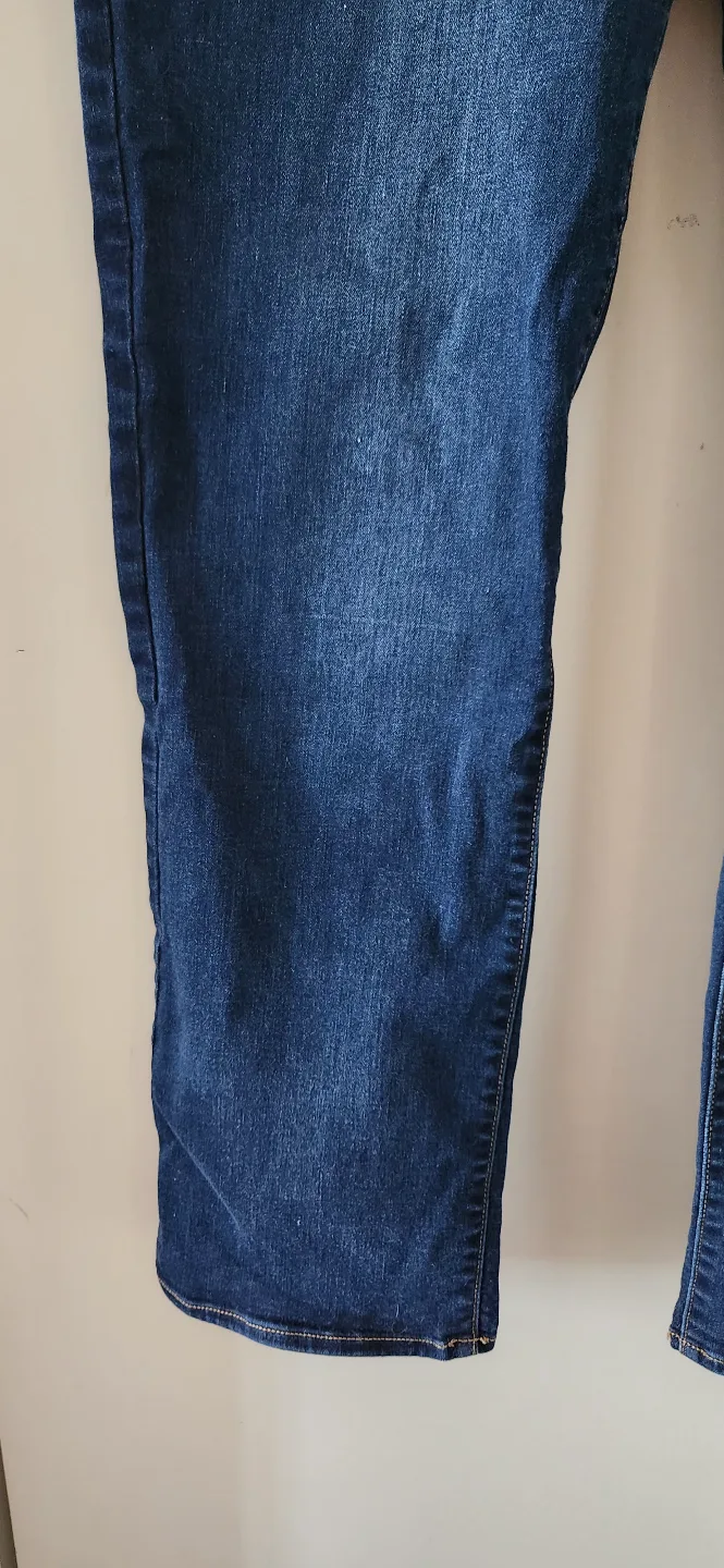 Women's Dark Wash Pull-On Jeans image indicator(8)