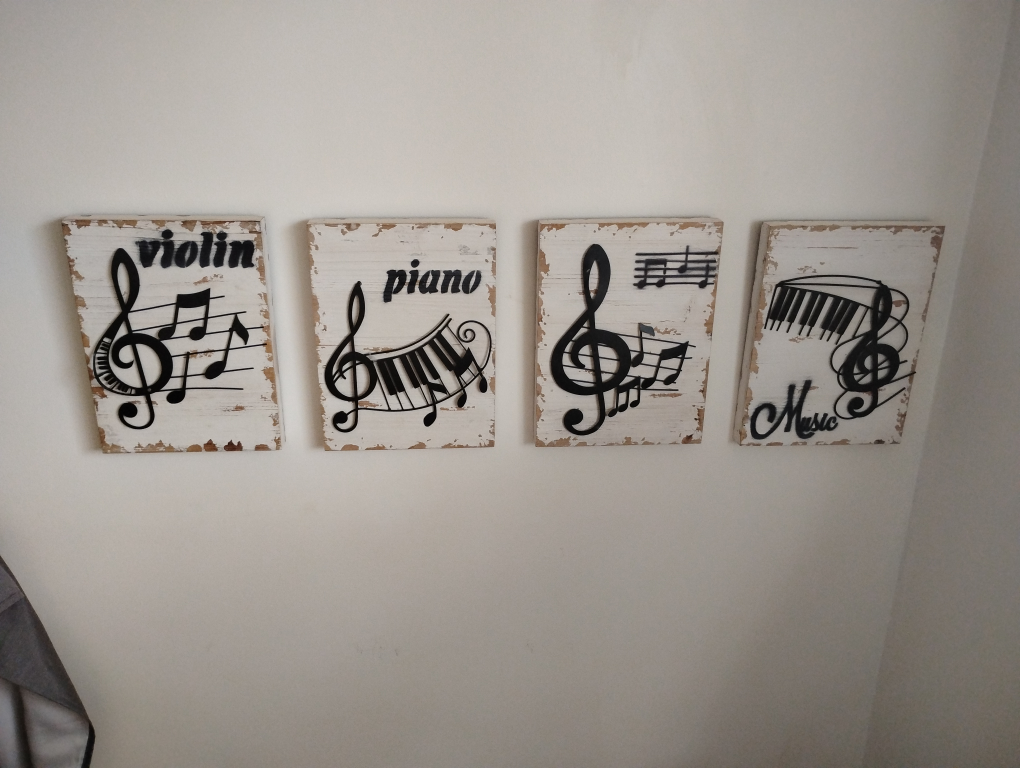 Set of Four Musical Note Wall Decor