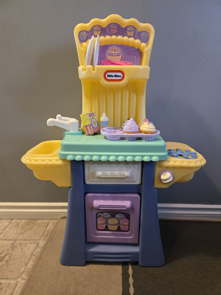 Little Tikes Cupcake Kitchen Playset