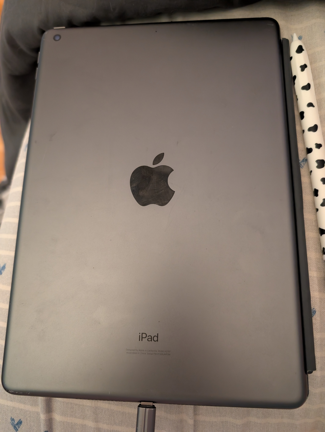 iPad (7th Gen 32gb) with Keyboard Folio Case and Apple Pencil - photo 3