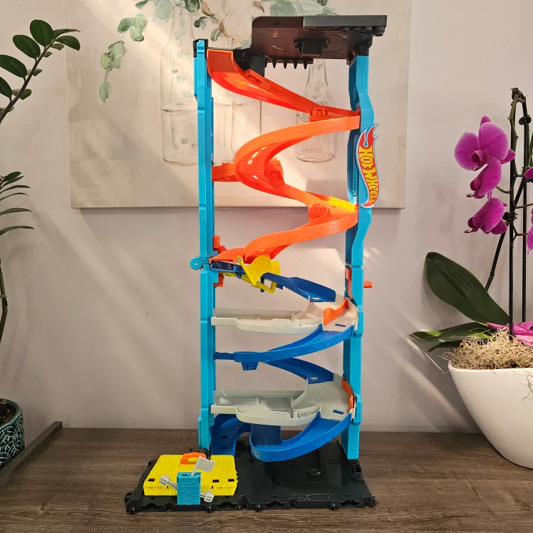 Hot Wheels Double Loop Crash Tower thumbnail