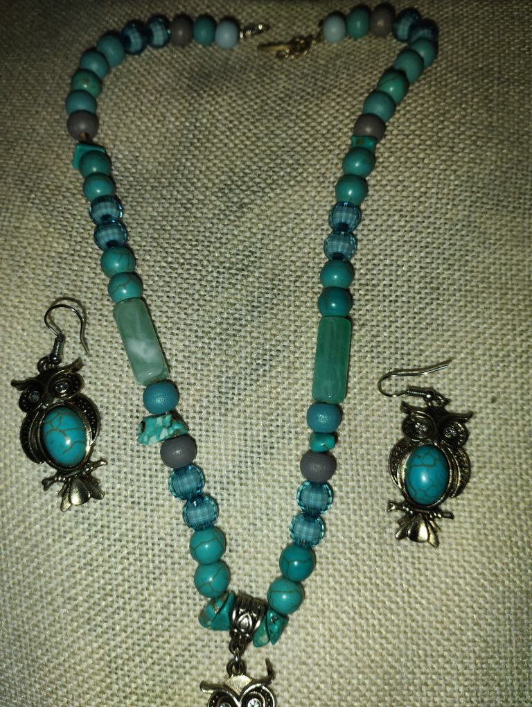 Beaded Owl Necklace and Earrings Set - photo 3