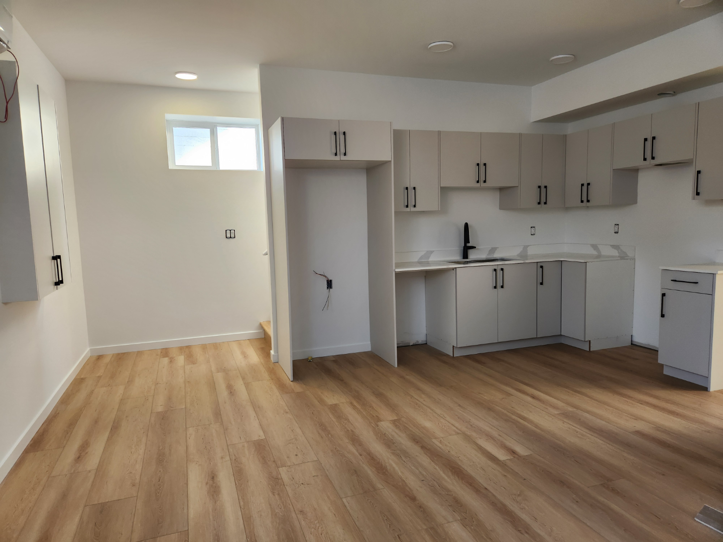 2Beds 1bath Bright & Spacious basement suite