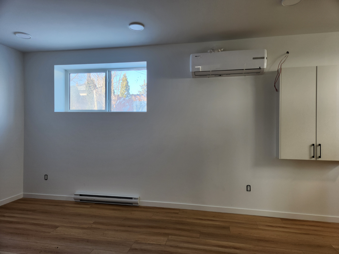 2Beds 1bath Bright & Spacious basement suite - photo 3