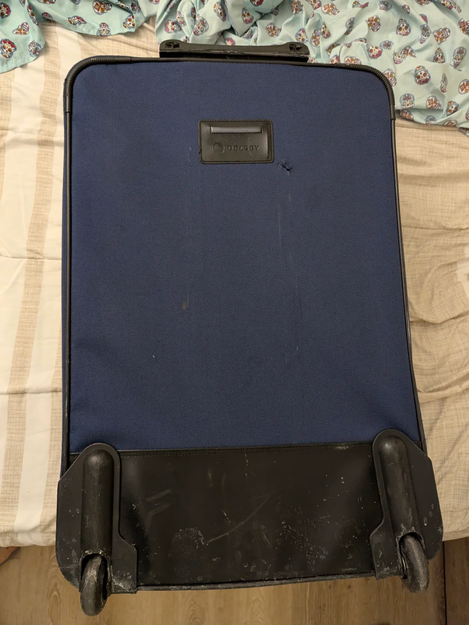 Odyssey Large Rolling Suitcase - Dark Blue image indicator(3)