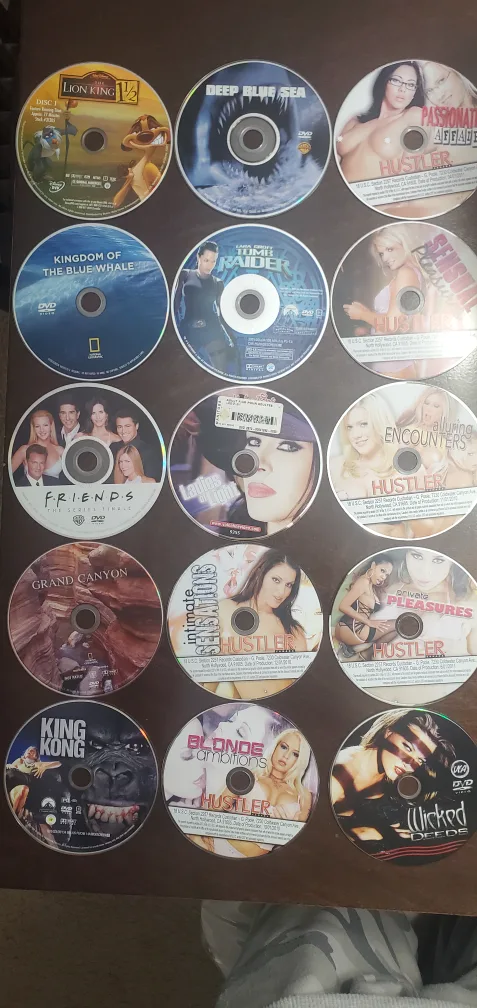 Large Collection of CDs and DVDs image indicator(5)