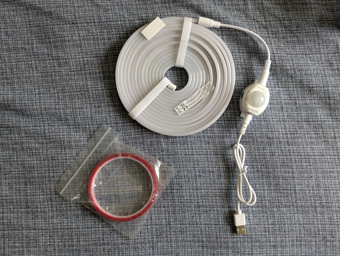 LED light strip - [CABINET AND CONTENTS NOT FOR SALE] image indicator(3)