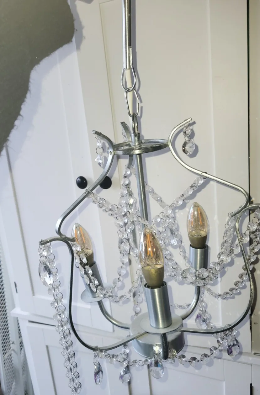 5 Light Fixtures - Variety of Styles and Colours image indicator(2)