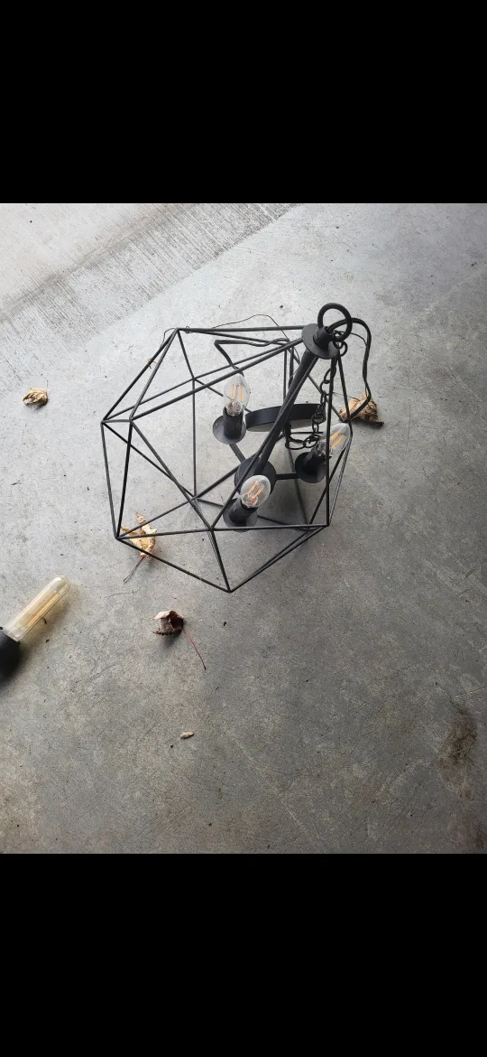 5 Light Fixtures - Variety of Styles and Colours image indicator(5)