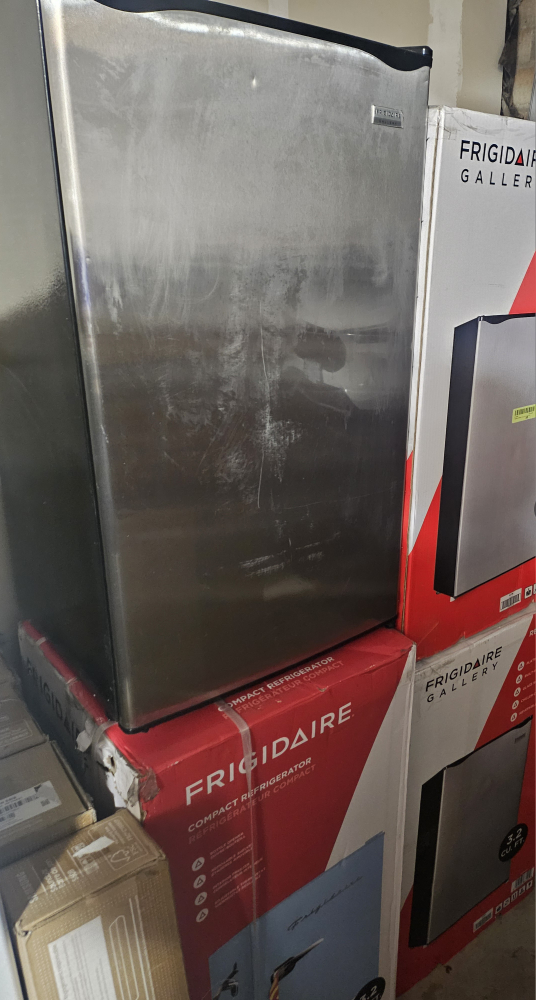 3.2 FRIDGIDAIRE MINI FRIDGES AND RETRO FRIDGES. FROM $95 - $230 - photo 3
