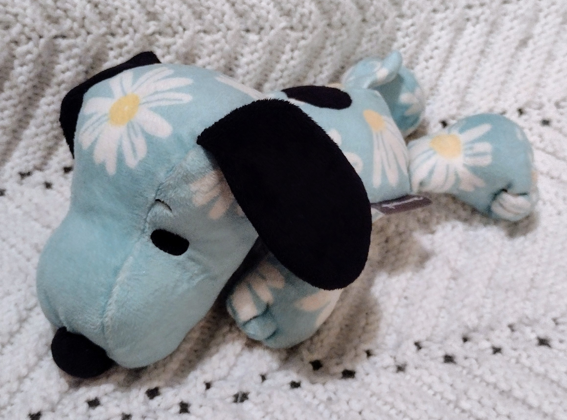Snoopy Plush Hallmark Delightful Daisy Floppy Peanuts 10"