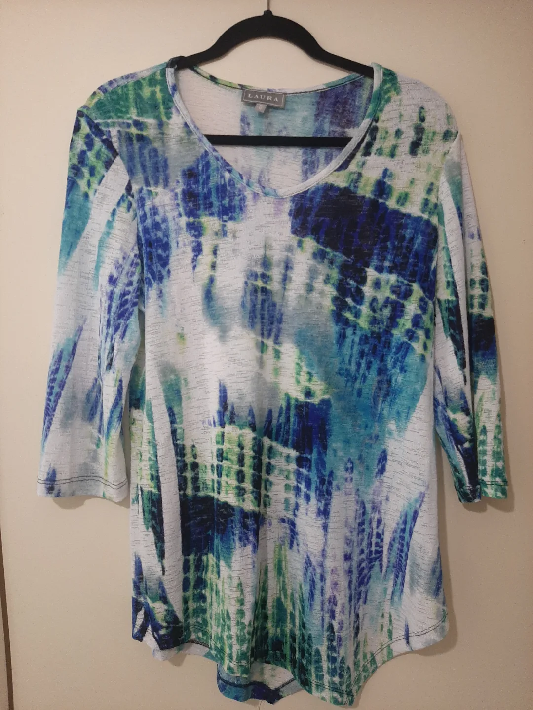 New with Tags Women's tops sizes medium to XL image indicator(3)