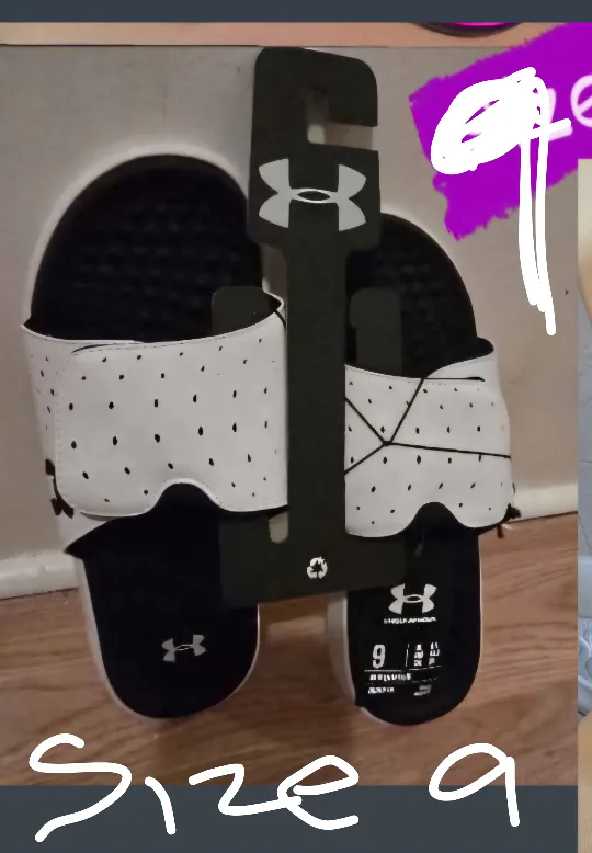 💚Under Armour women Size 9 Slides thumbnail