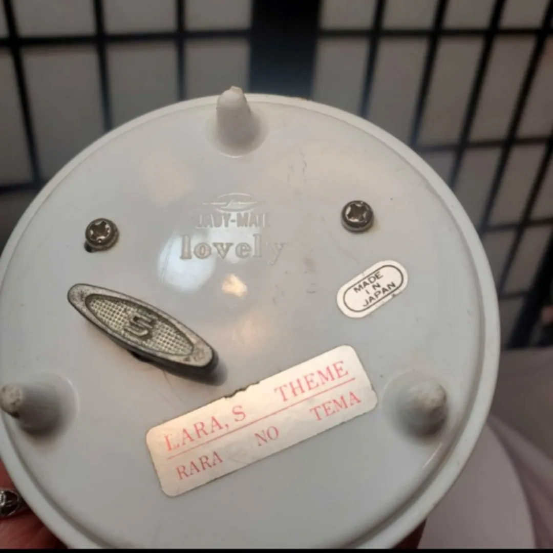 Vintage Lady-Mate Lovely Music Box image indicator(4)