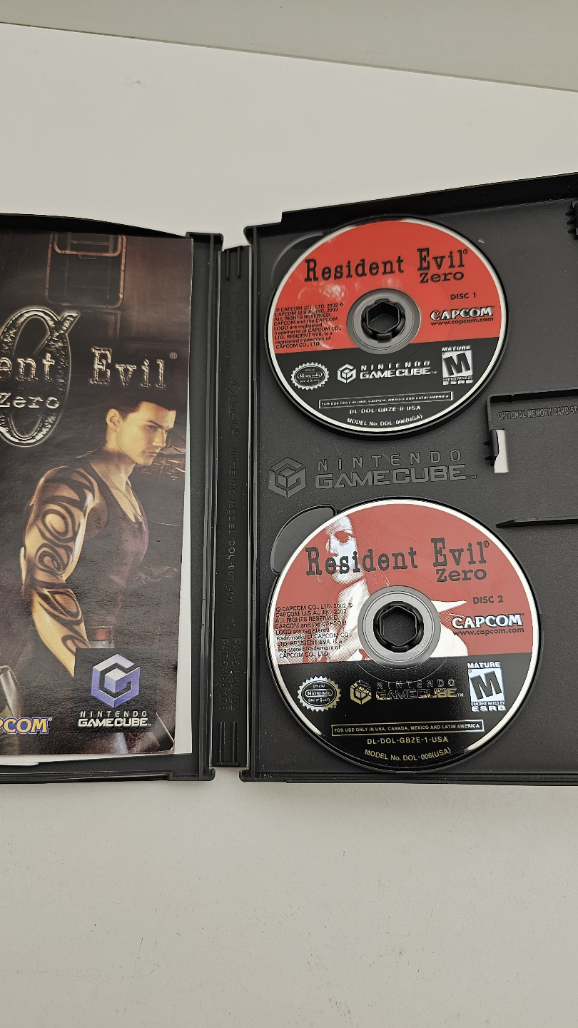 Resident evil gamecube game Lot. - photo 2