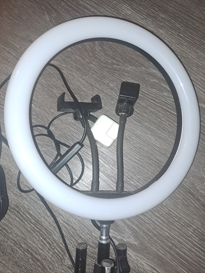 Two Ring Lights with Stands and Accessories - photo 3