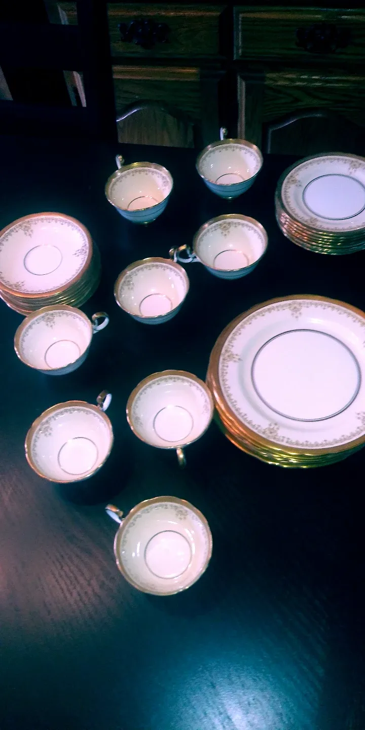 Vintage Royal Albert Tea Set thumbnail