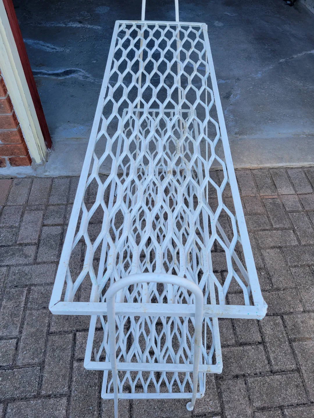 Vintage White Metal Three-Tier Plant Stand image indicator(3)