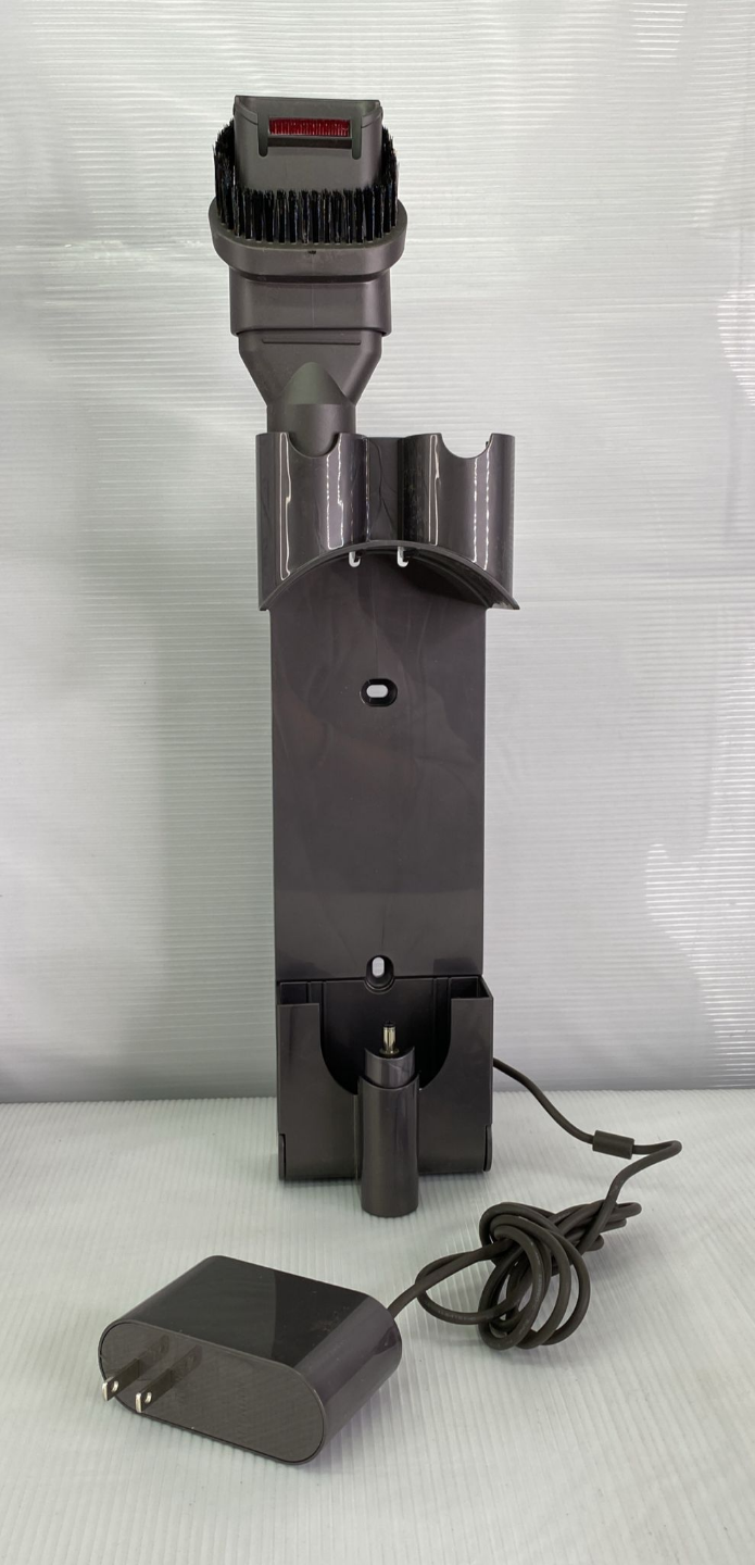Dyson V8 Origin Complete with Wall Mount & Accessories - photo 3